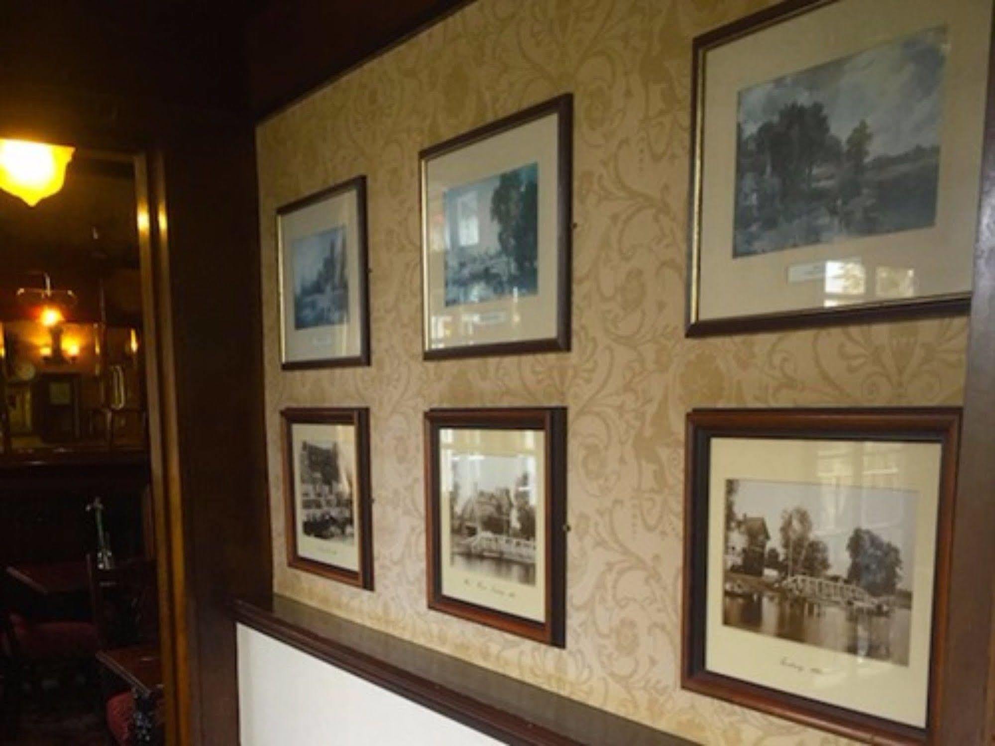 The Weir Hotel 월턴 온 템스 외부 사진