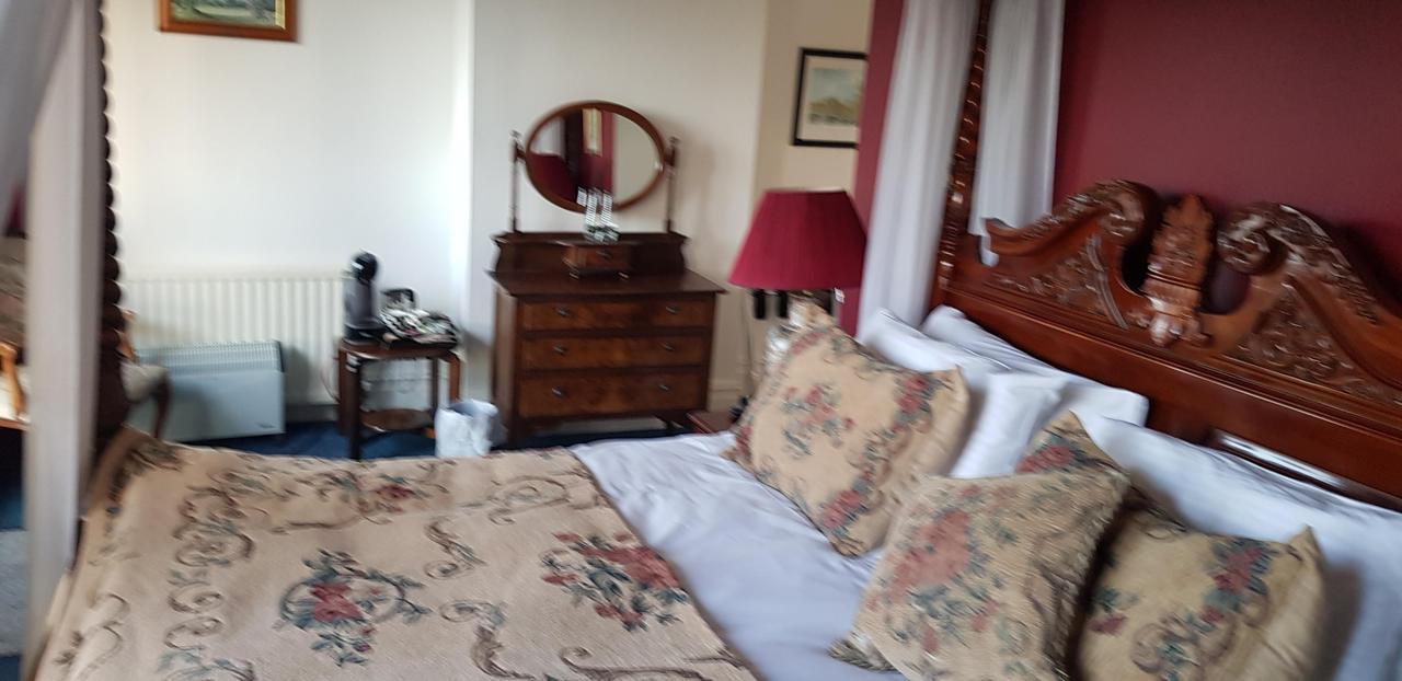 The Weir Hotel 월턴 온 템스 외부 사진