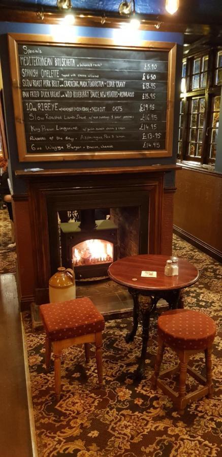 The Weir Hotel 월턴 온 템스 외부 사진