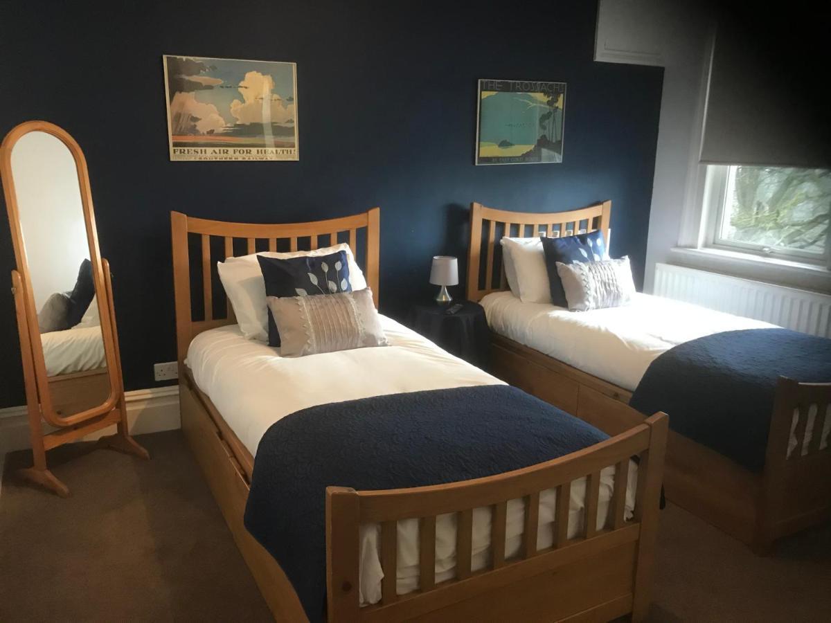 The Weir Hotel 월턴 온 템스 외부 사진